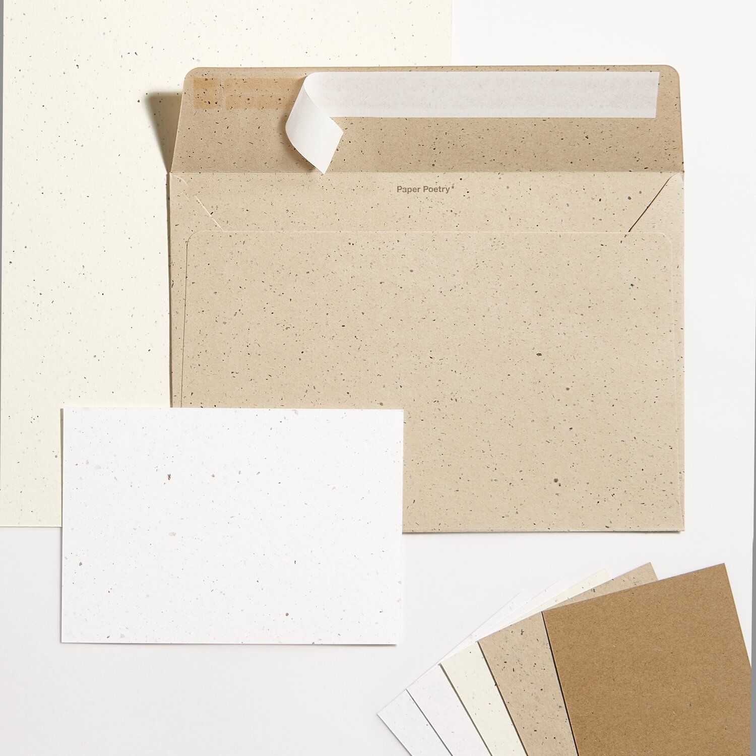 SOBRE B6 KRAFT 160 g/m2 PAPER POETRY RENEW RICO - Imagen 3